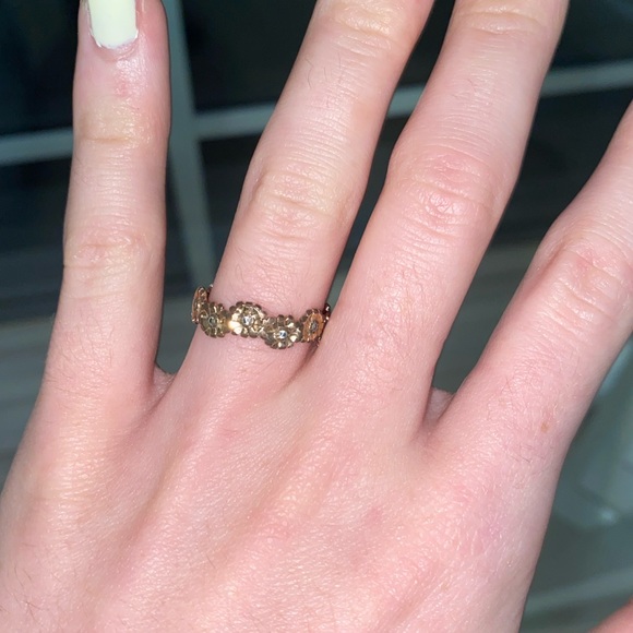 COPY - Rose gold daisy chain ring - Picture 2 of 3